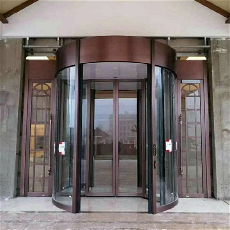 兩翼豪華旋轉(zhuǎn)門 全自動(dòng)銅質(zhì)工藝，定制隔斷，尊享之選